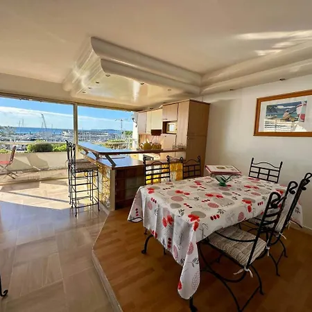 Marina Star Azuree Le Ciel Le Soleil Et La Entre Antibes Et 50m2 Rien Que Pour Vous Avec Vue Panoramique Sur Garage Prive Terrasse A 150 M Apartment